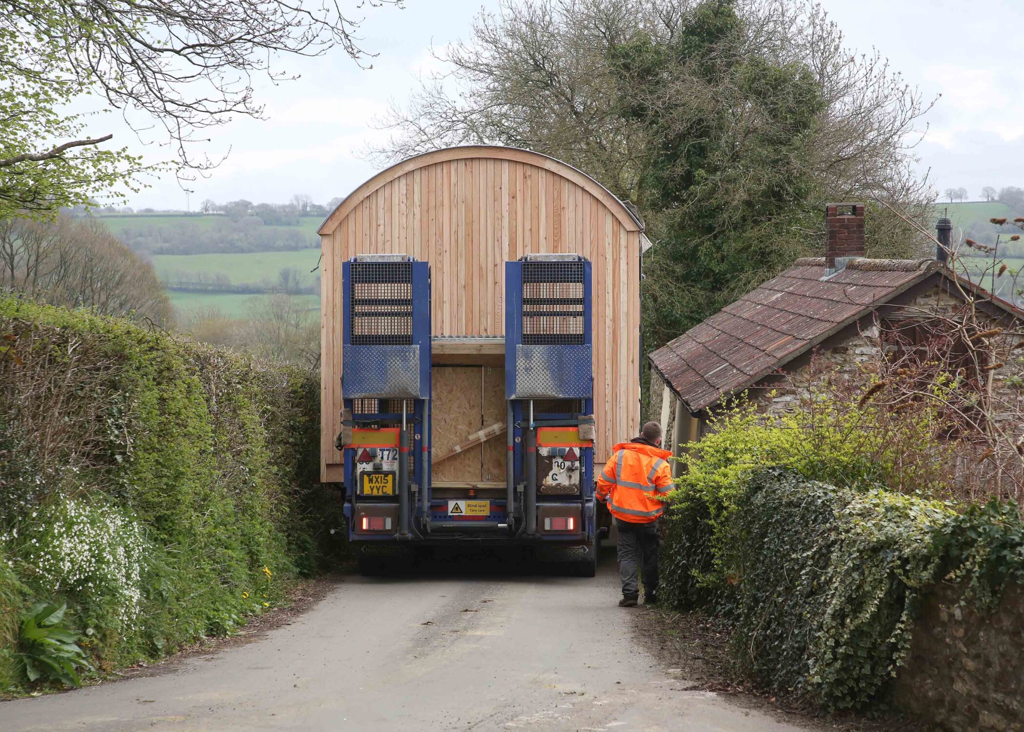 Dart Cabin being delivered on HIAB Lorry. Life Space Cabins image by Kel Edge.jpg (4)